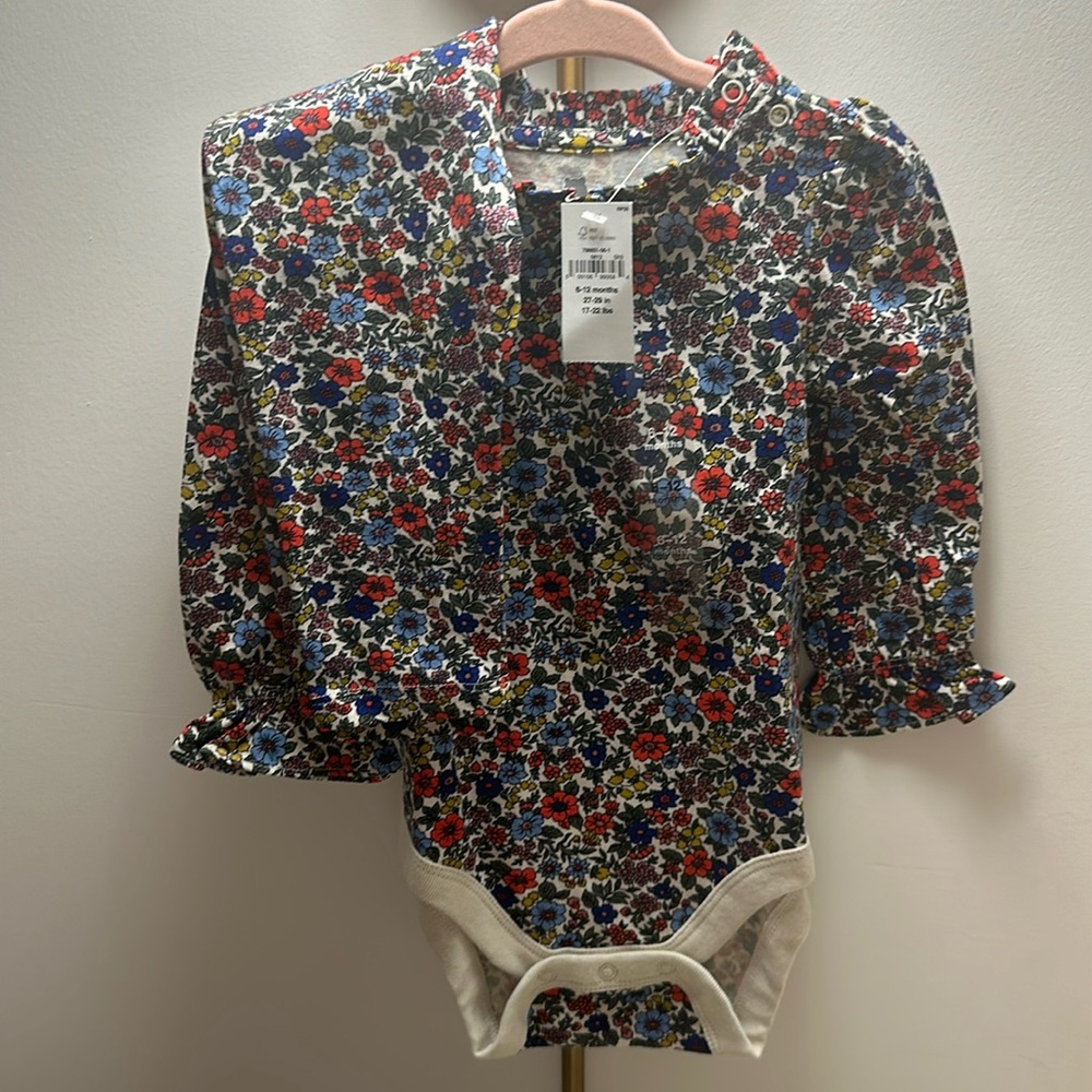 Baby Gap matching outfit in floral pattern. NWT size 6-12 months